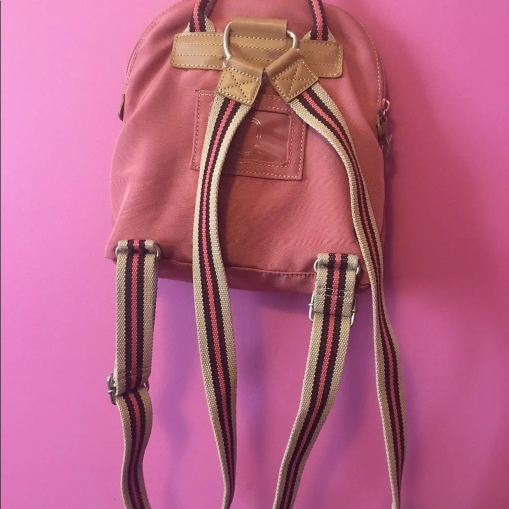 small pink backpack - Picture 2 of 3
